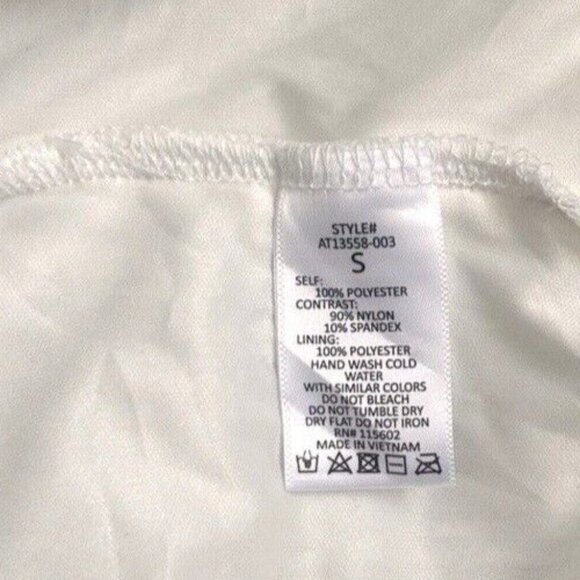 ASTR the LABEL Ivory Textured Short Sleeve Wrap V-Neck Thong Bodysuit Small - Picture 13 of 13